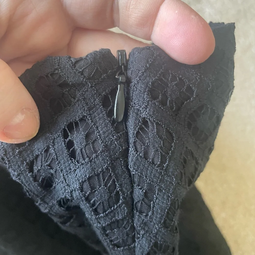 Free People Black Lace mini Skirt. Lined. Side zip.‎ Women size 2.